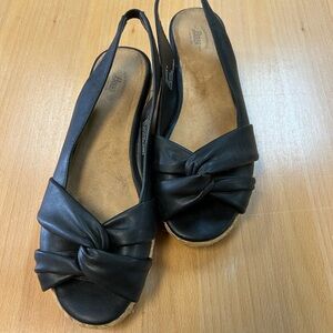 G.H.Bass f Co. Black Sandals